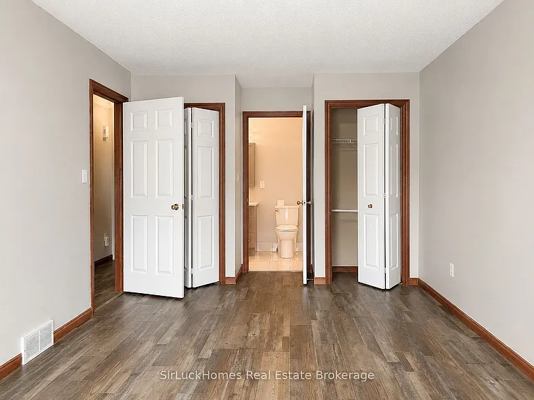 306 McKellar St — Photo 11