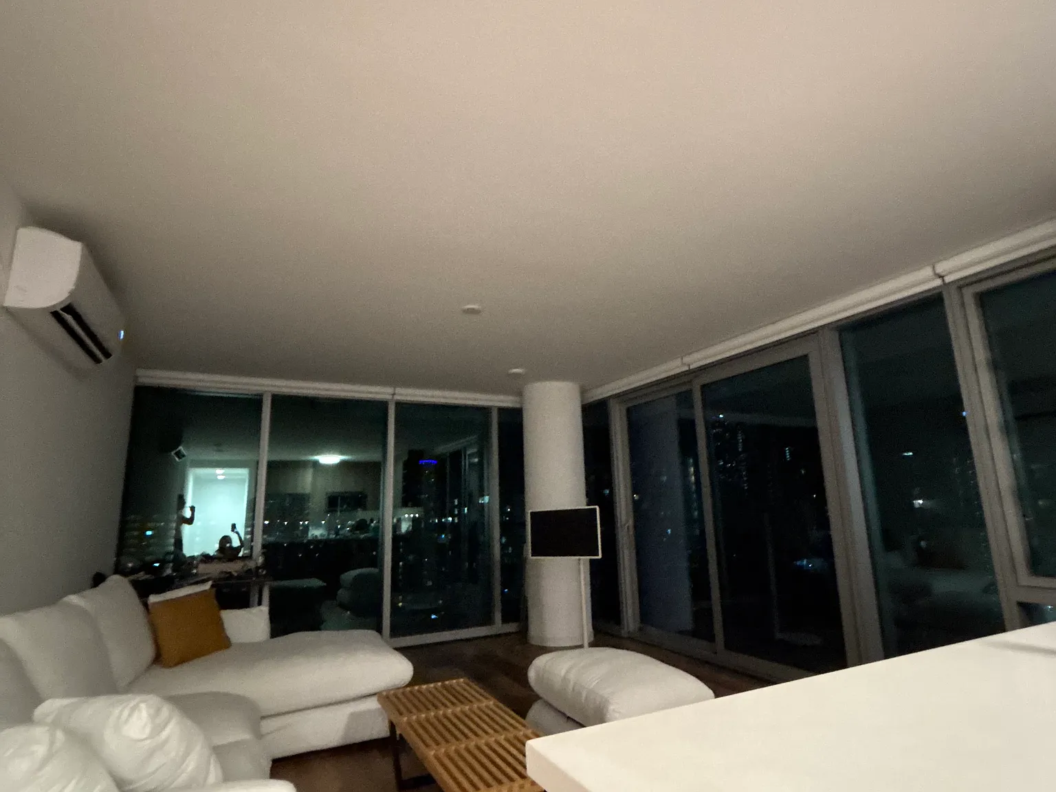 1 bed, 751 sqft, $3,200 — Photo 3