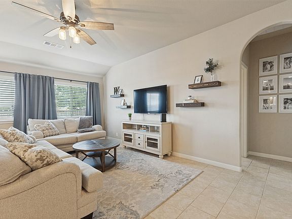 5th image of 573 Providence Pl
