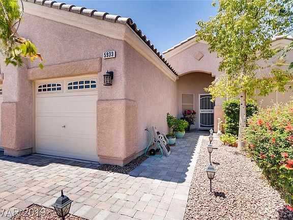 3rd image of 5933 Aqua Verde St
