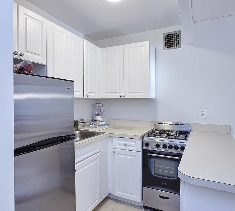 2nd image of 210 E 22nd St APT 2G
