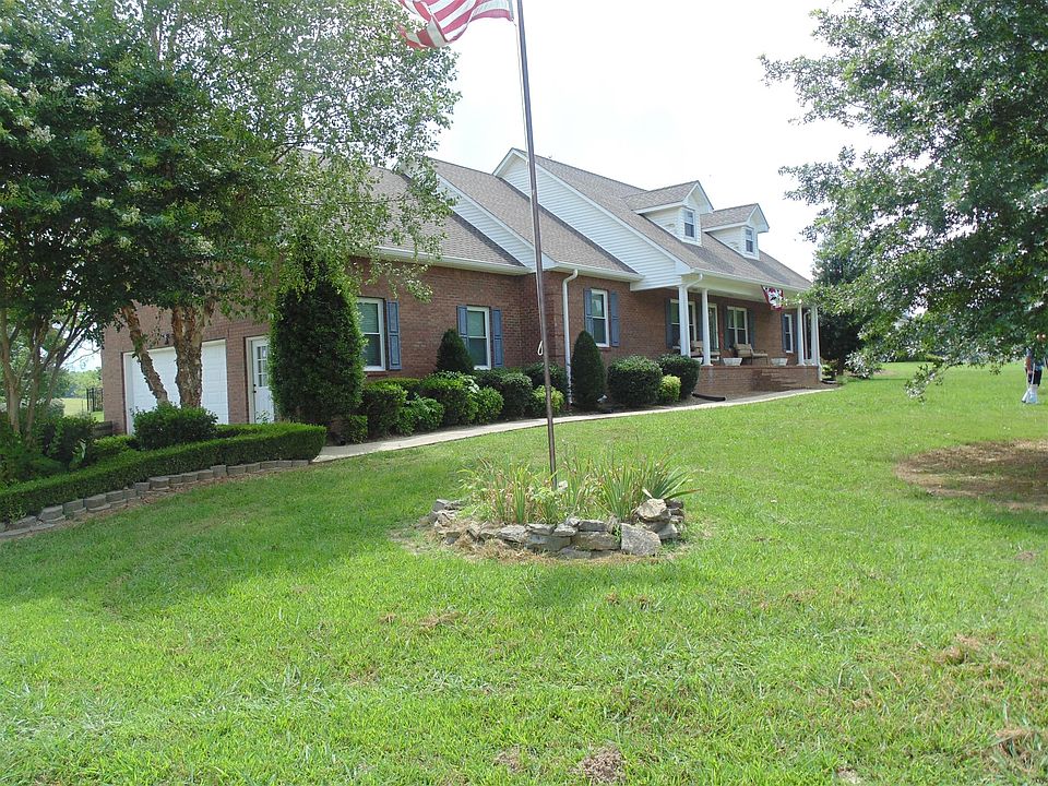 1st image of 584 Jennings Ln