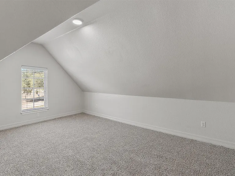 312 Country Club Dr — Photo 27