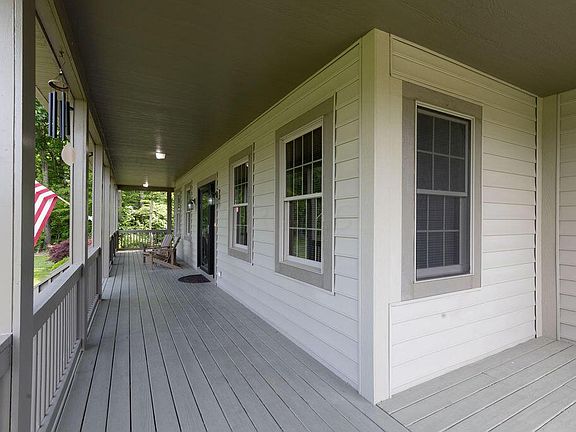3rd image of 333 Aberdeen Dr SW