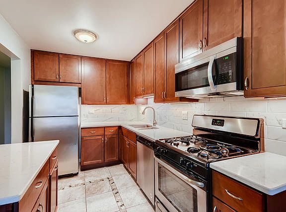 5th image of 222 Washington Blvd APT 205