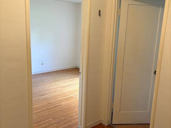 4th image of 2282 Park Blvd #D