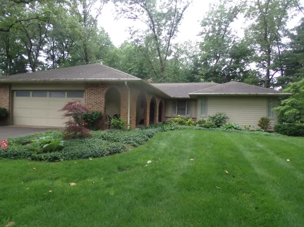 8386 Warbler Dr, Kalamazoo, MI 49009