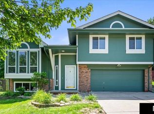 12617 Park Lane Cir, Omaha, NE 68164