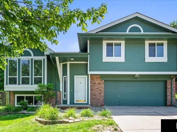 12617 Park Lane Cir, Omaha, NE 68164