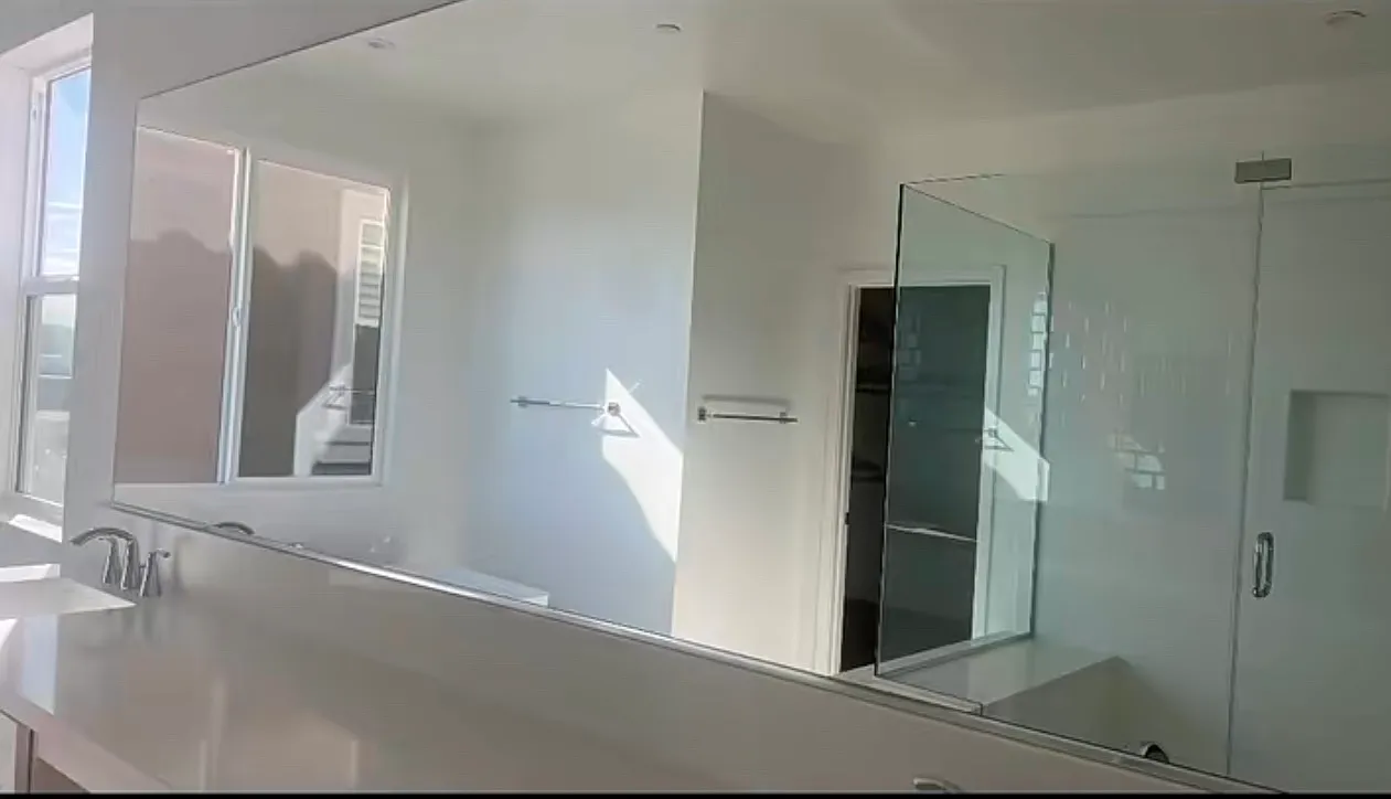 4 bed, 2386 sqft, $5,300 — Photo 3