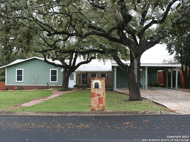 1st image of 203 Oak Park Dr