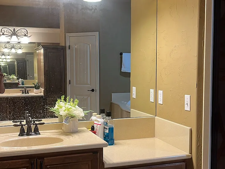 4301 N Poplar Ave — Photo 13