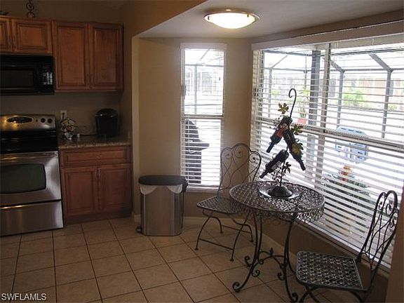 5th image of 2103 SW 47th Ter