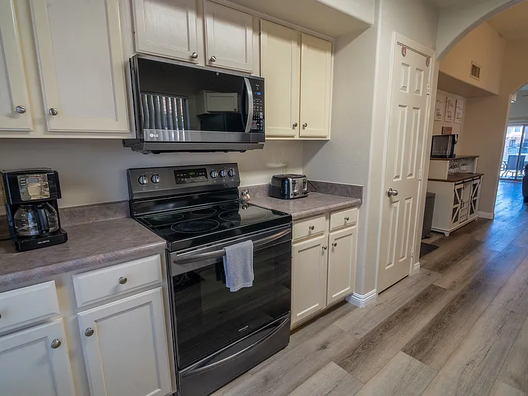 7714 W Topeka Dr — Photo 15
