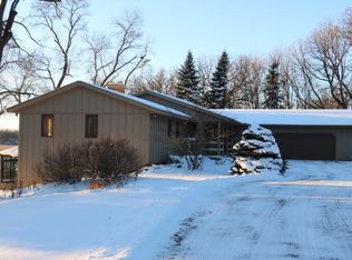 4050 Kings Point Rd, Excelsior, MN 55331