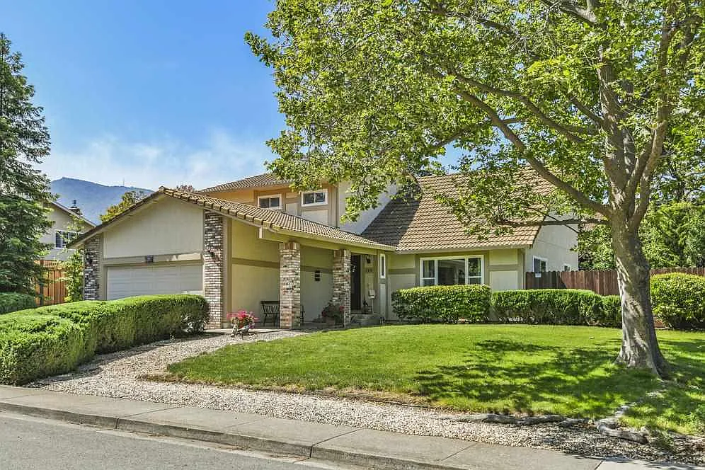148 Mount Whitney Way photo 1