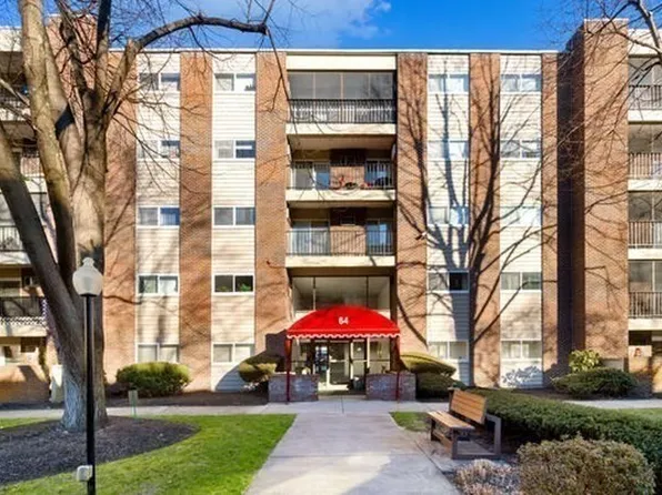 64 Main St APT 24B, Stoneham, MA 02180