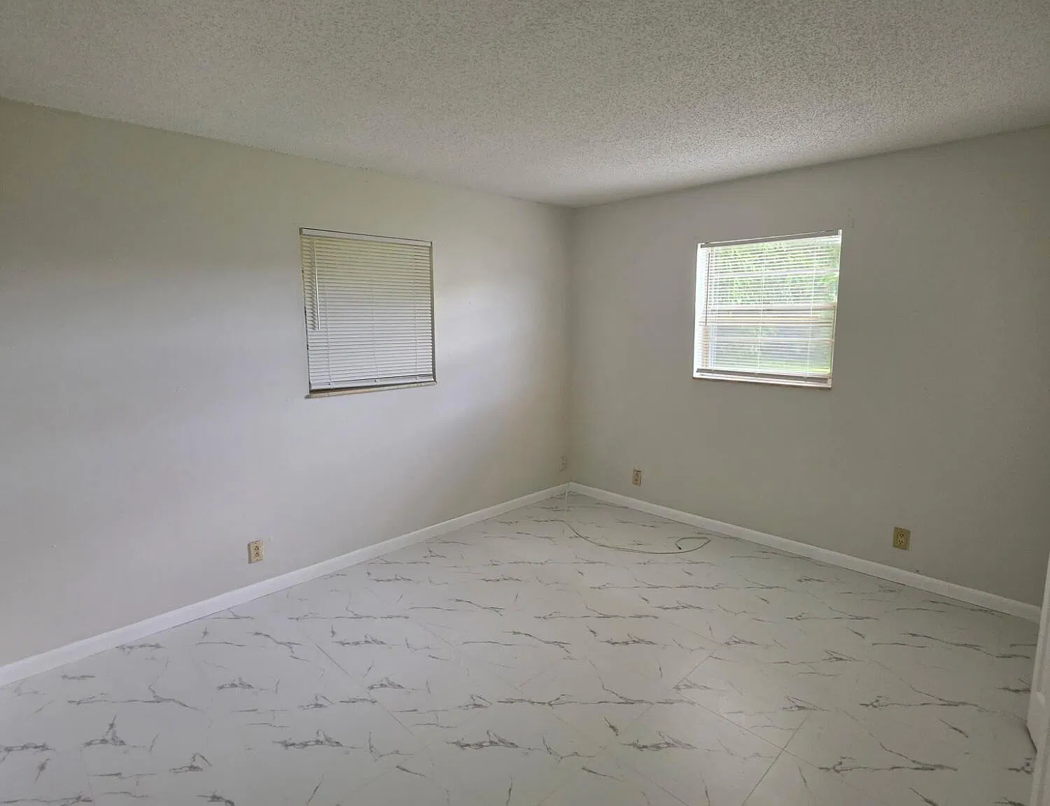 2 bed, 1.0 bath, 933 sqft, $2,000 — Photo 4