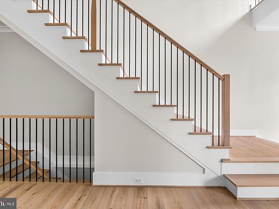 5th image of 1104 Sharon Ct