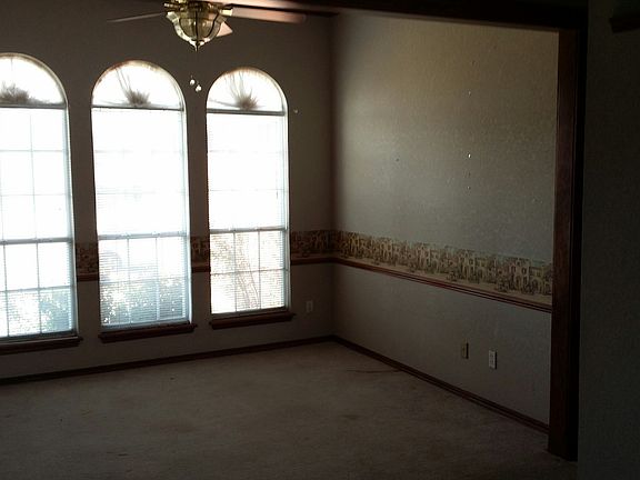 3rd image of 720 SW 154th Pl