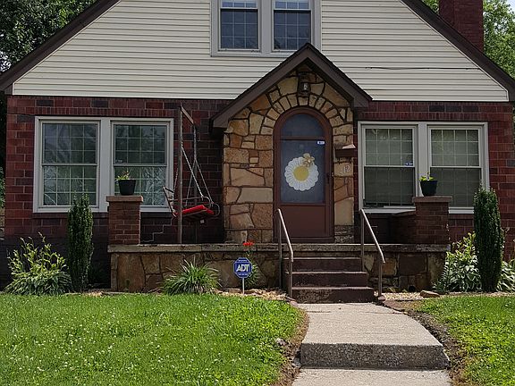 3rd image of 412 W Center St