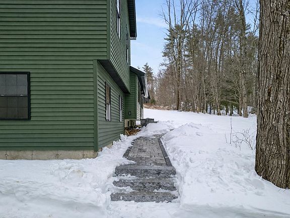 3rd image of 33 McCrillis Road