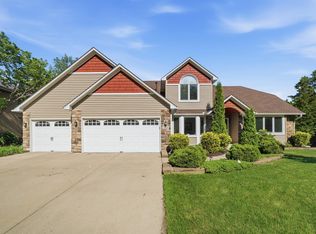 13476 Granada Ave, Apple Valley, MN 55124