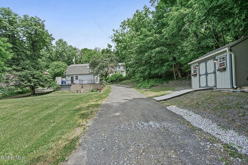 4th image of 681 Delaware Avenue