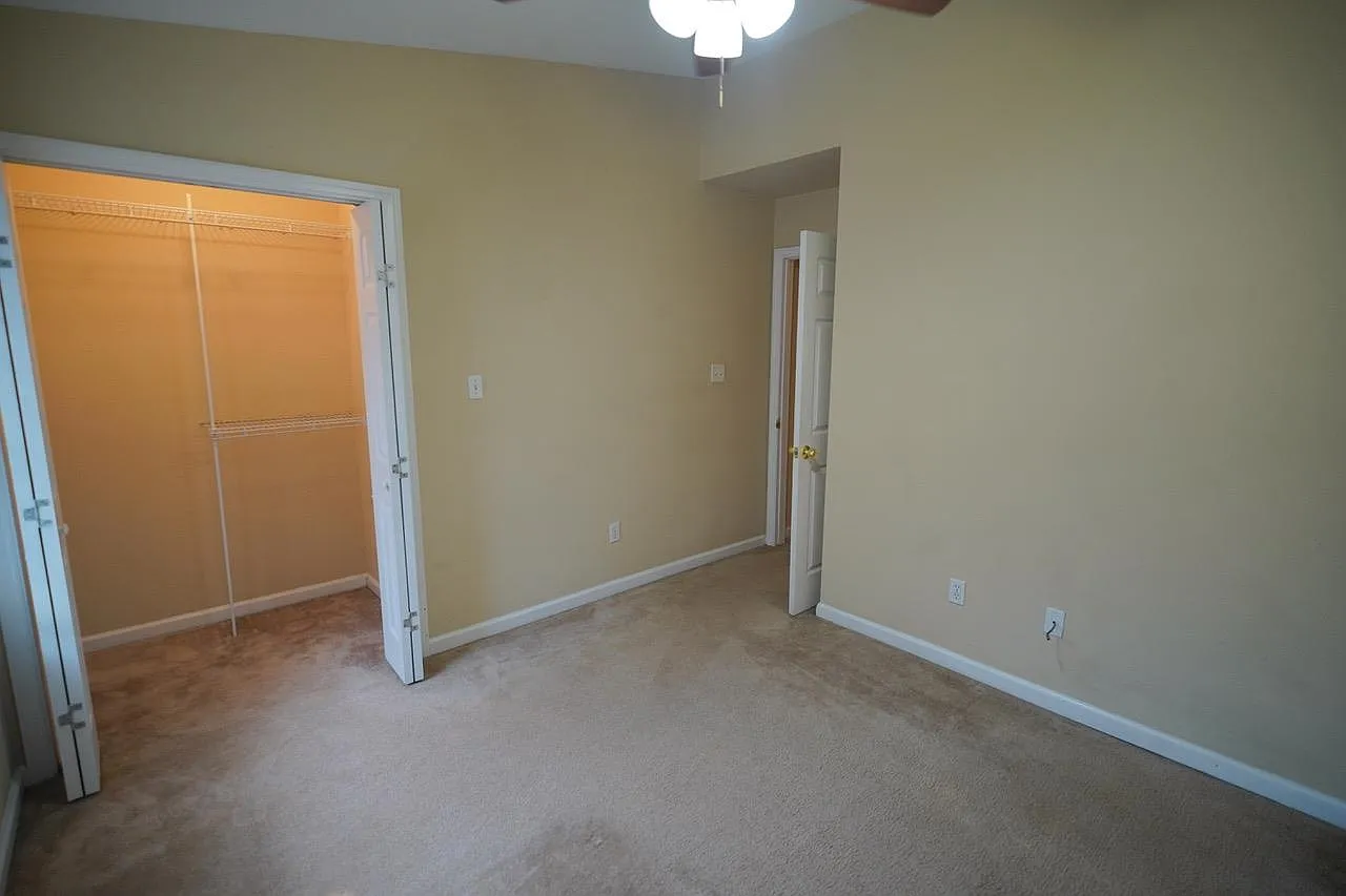 4 bed, 1500 sqft, $1,800 — Photo 3