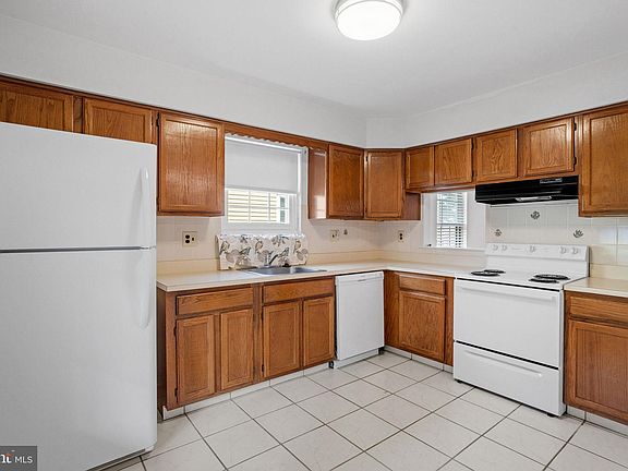 4th image of 73 Falmouth Dr