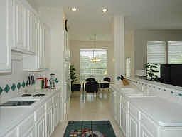 3rd image of 207 Las Brisas St