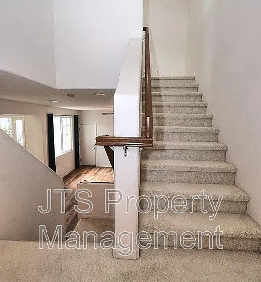 10921 Oakham Dr — Photo 16