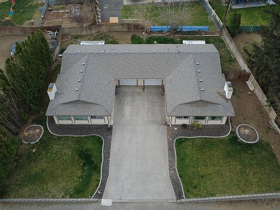 3rd image of 6109 & 6111 W Arrowhead Ave