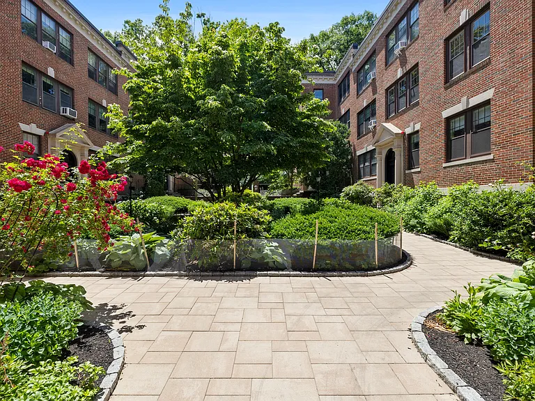 1992 Commonwealth Ave #4 — Photo 12