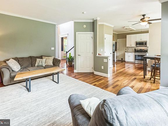 4th image of 26 Emerald Ridge Dr