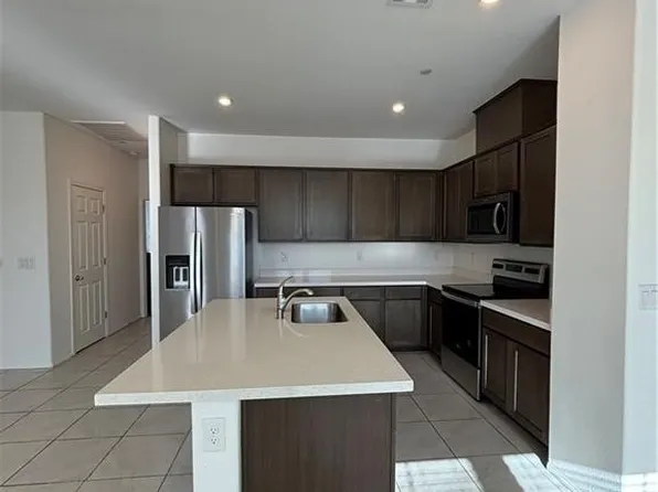 5672 Sartorial St, Las Vegas, NV 89118