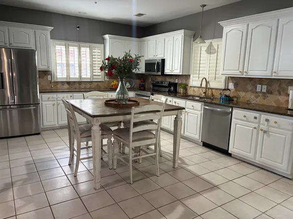 1715 Goldsmith Ct, Collierville, TN 38017