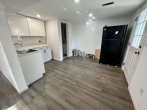 3rd image of 7308 Valleycrest Blvd