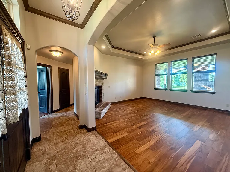 2114 Savona Ln — Photo 5