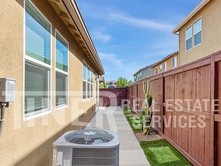8409 Stara St — Photo 23