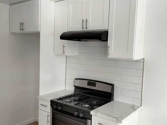 4th image of 1423 W Lingan Ln #8