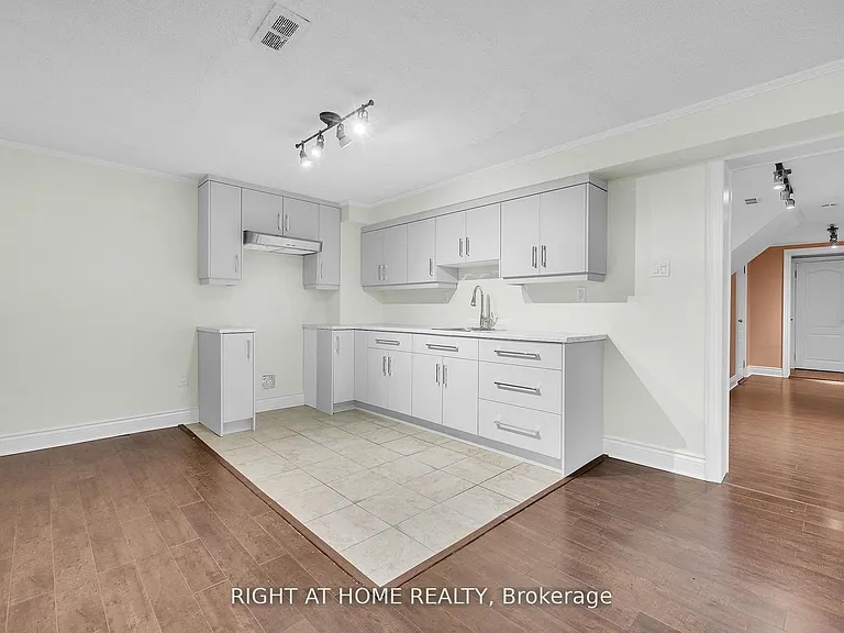 50 Wall Ave #BASEMENT — Photo 11