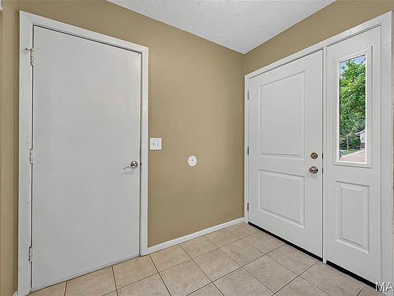 4th image of 1719 Foxglove Dr