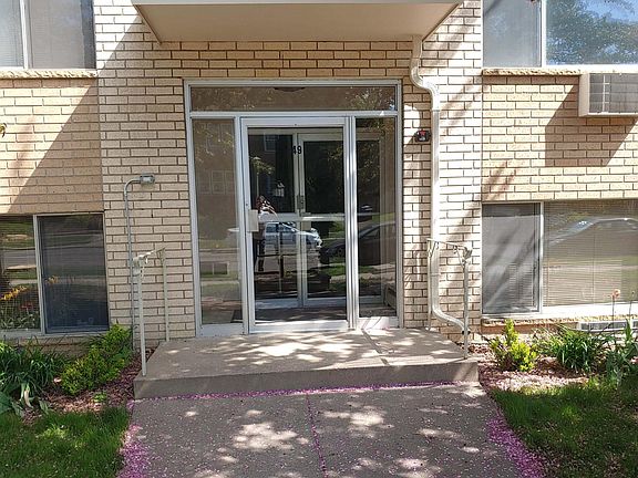 2nd image of 1491 Portland Ave APT 202