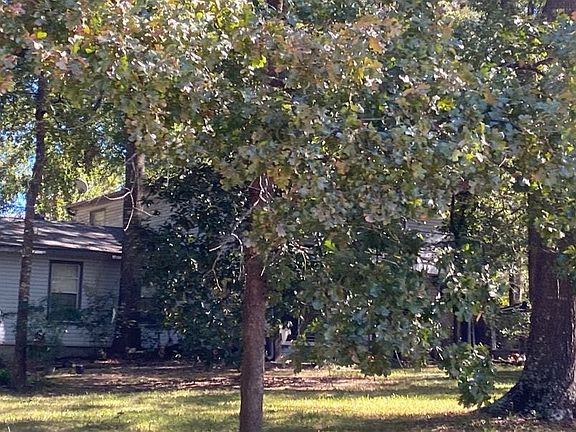 2nd image of 15904 Oak Dr