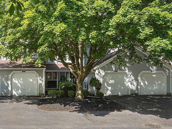 3rd image of 3901 Oakbridge Ln #25-4