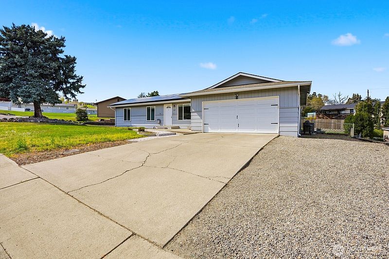 3rd image of 207 Palmer Drive