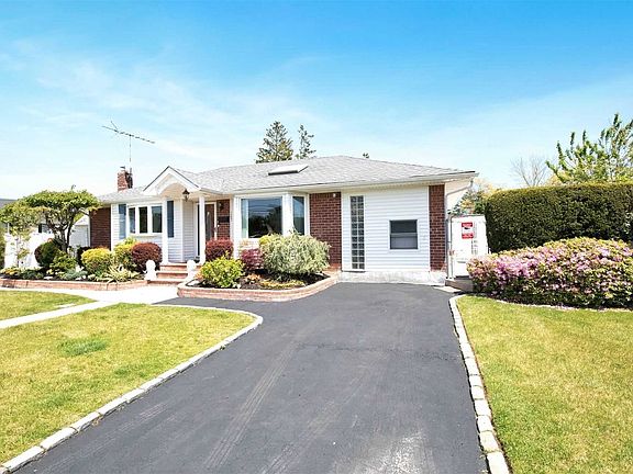 3rd image of 157 Villa Ave