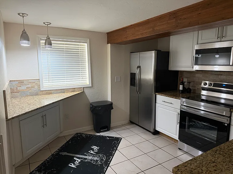 1645 Pine Tree Ln #1 — Photo 8