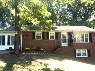 217 Sanford Dr, Fredericksburg, VA 22406
